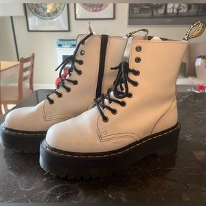 Platform Doc Martens